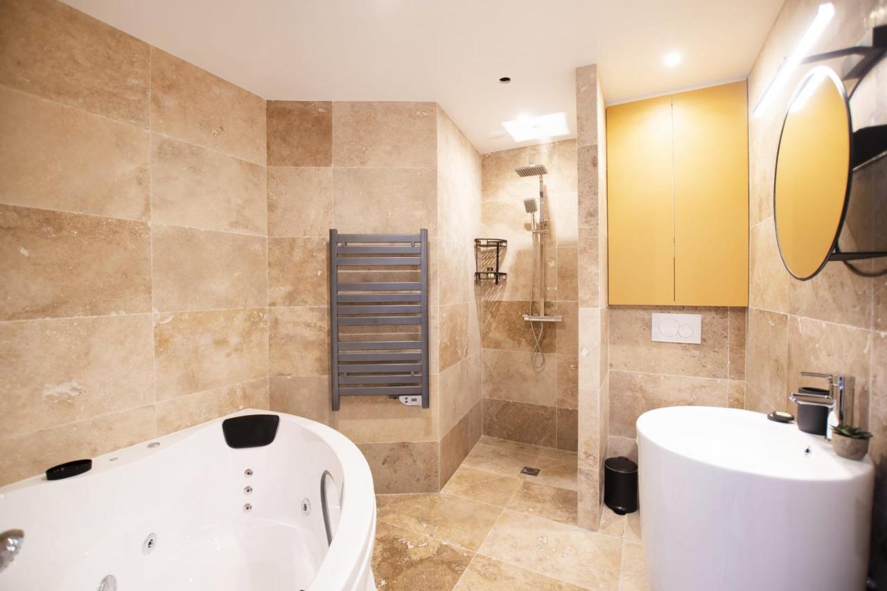 Апартаменты Guestready - Studio With Jacuzzi In The 10 Th Париж Экстерьер фото